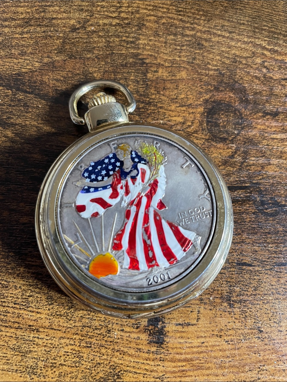 Beautiful Walking liberty 🗽 Patriotic Silver 1oz American Flag Motif